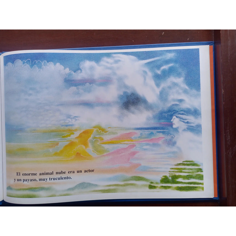 Un Enorme Animal Nube. Emilio Carballido (poesia)