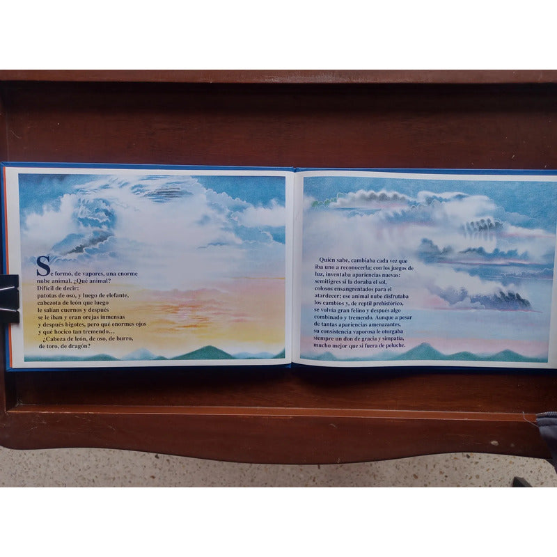 Un Enorme Animal Nube. Emilio Carballido (poesia)