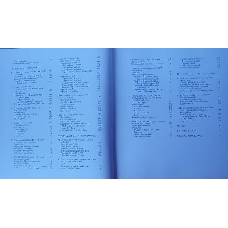 Ciudad_de Mexico_fin_del_segundo_milenio. Garza, Mexico 2000