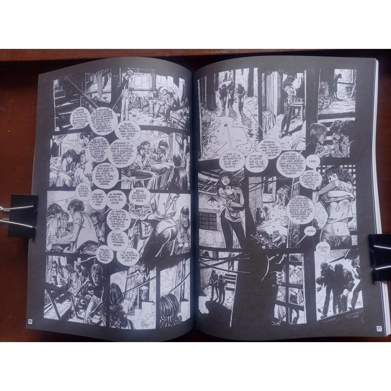 Ficcionario -novela Grafica-. Horacio Altuna (disttopia)