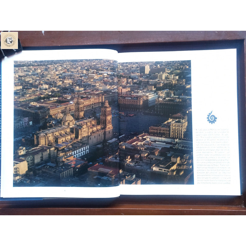 La Gran Ciudad Michael Calderwood Revimundo 1993, Fotografia